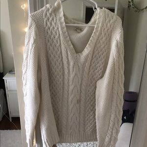 Women’s v-neck sweater